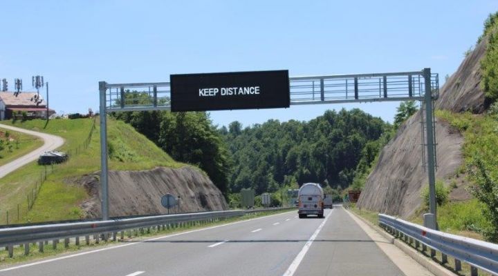 WORKS COMPLETED ON INSTALLATION OF LIGHT-VARIABLE INFO-PISLAY SIGNS ADN ROTATY CAMERAS ON ZAGREB-MACELJ HIGHWAY